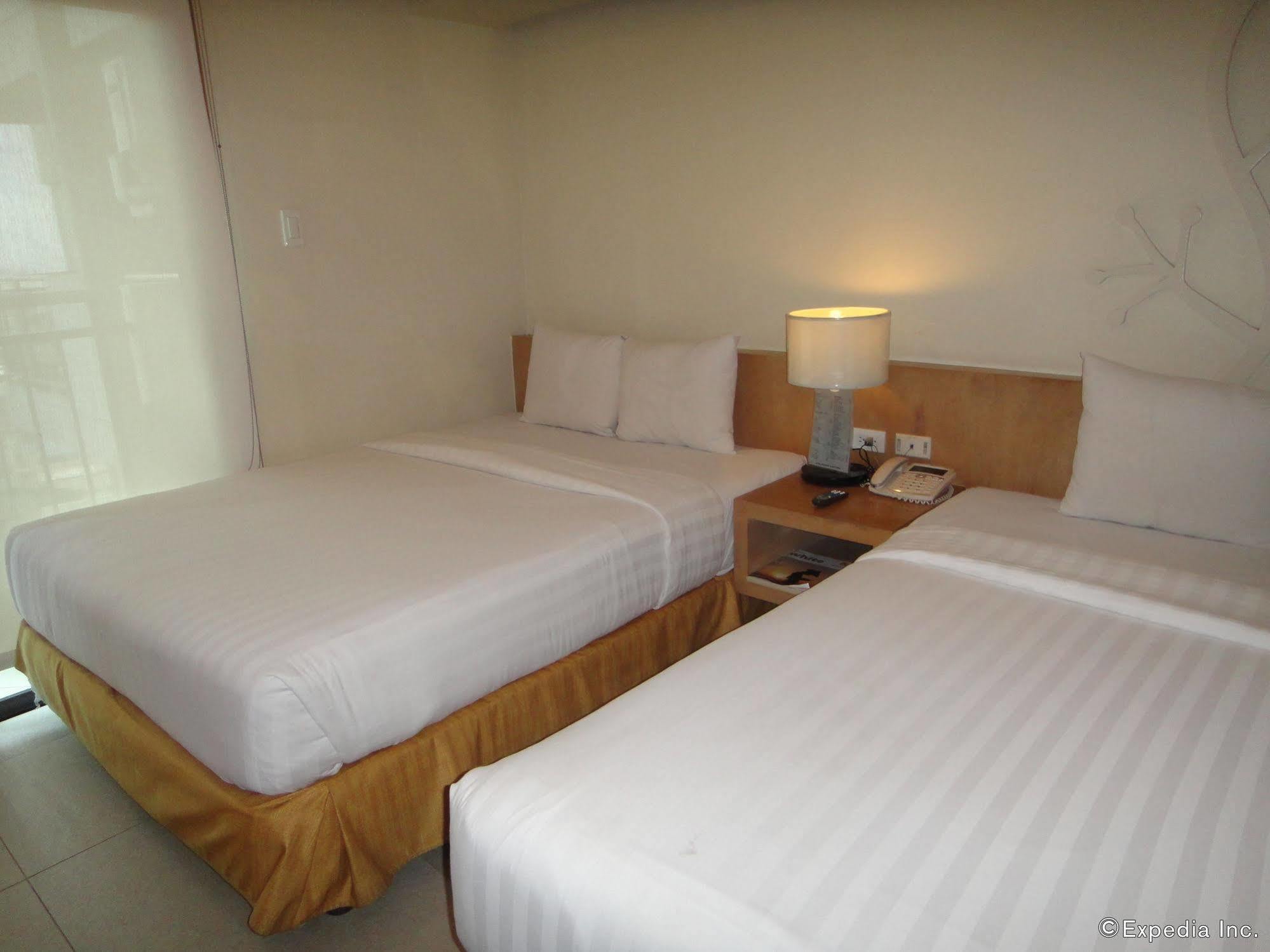 City Suites Ramos Tower Cebu Eksteriør billede