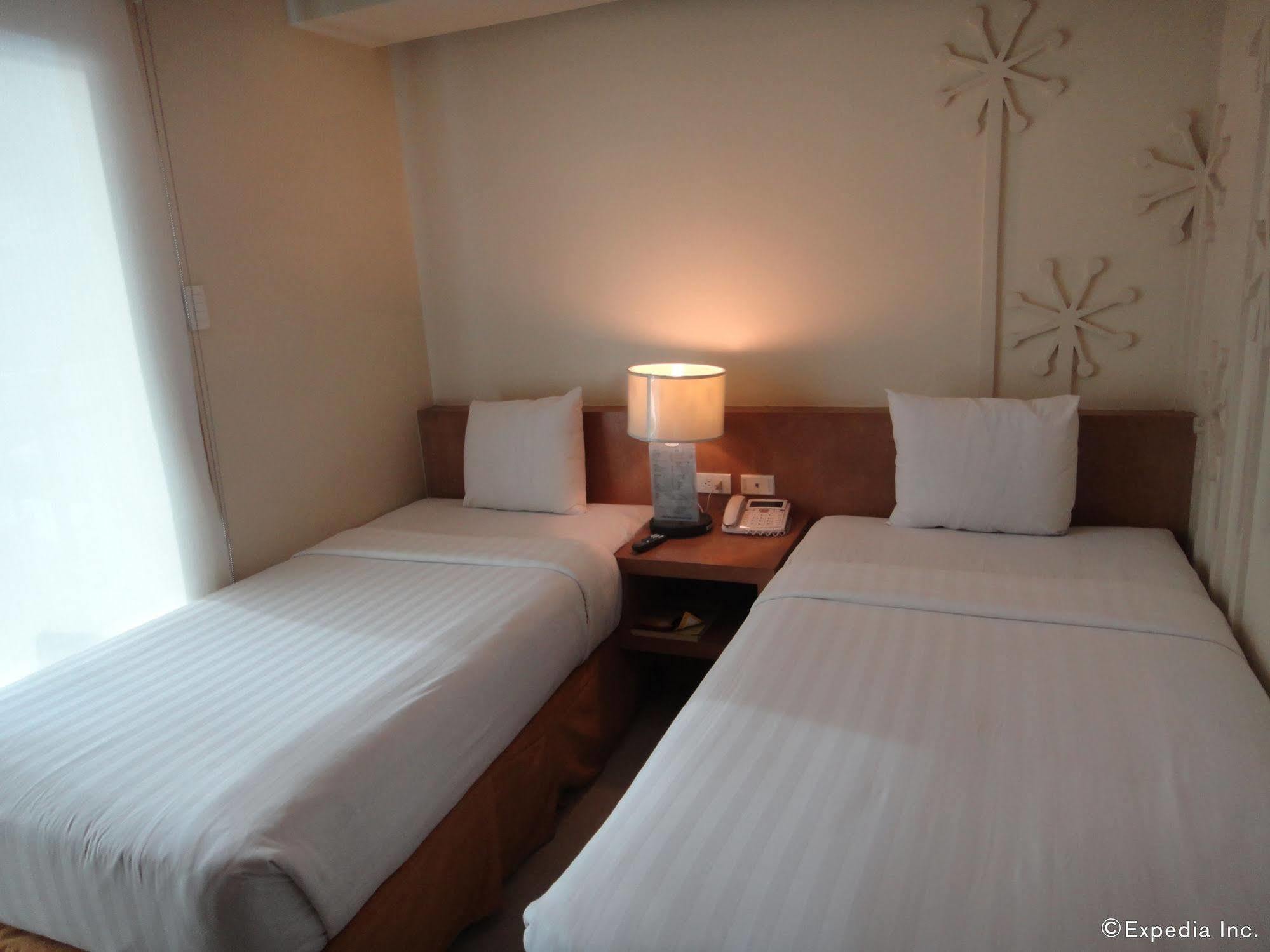 City Suites Ramos Tower Cebu Eksteriør billede