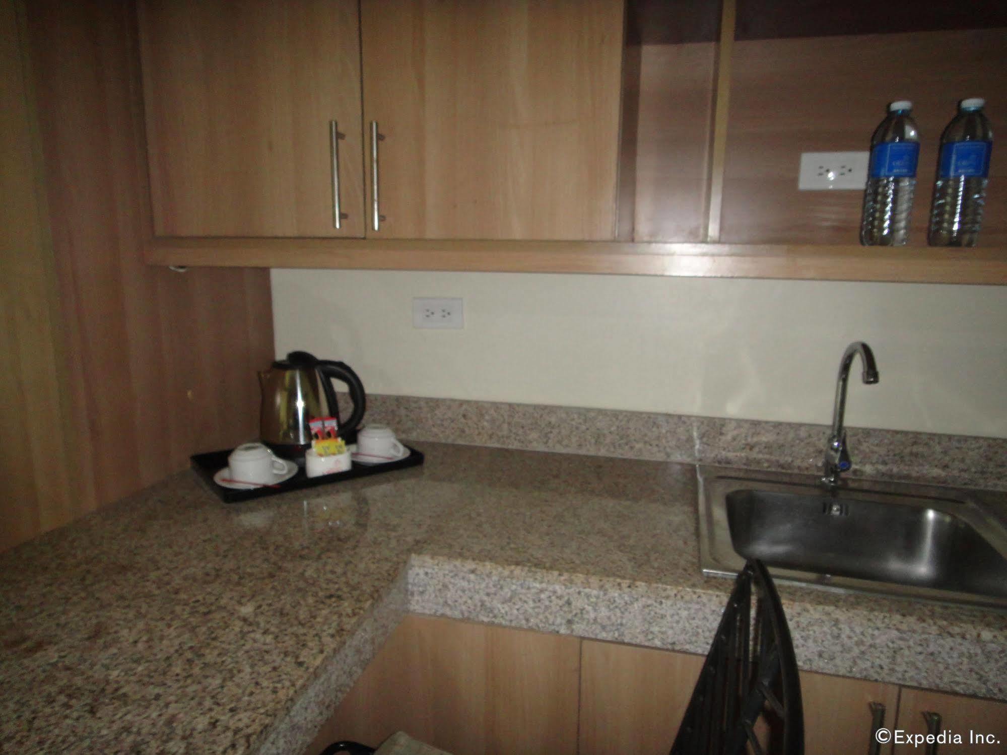 City Suites Ramos Tower Cebu Eksteriør billede
